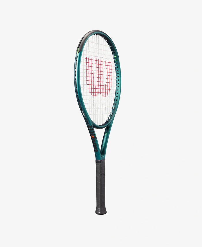 Raquete de Tênis Infantil Pro Staff 26 V13 Grafite Modelo 2021 - Wilson - TENNIS MATCH Raquete de Tênis Infantil Pro Staff 26 V13 Grafite Modelo 2021 - Wilson - TENNIS MATCH