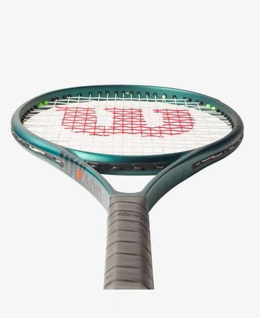 Wilson Blade 26 v9 (Comes already strung)